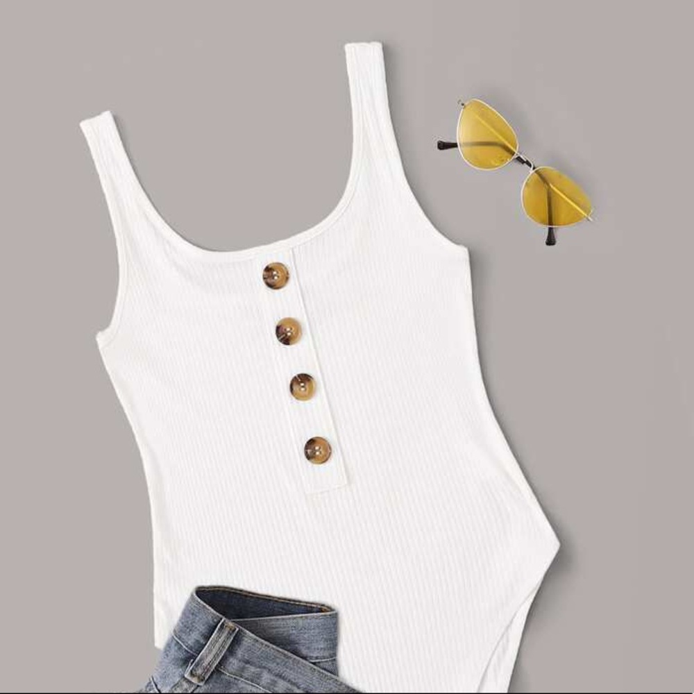 NWOT Scoop Neck Ribbed Button Bodysuit - Picture 2 of 3